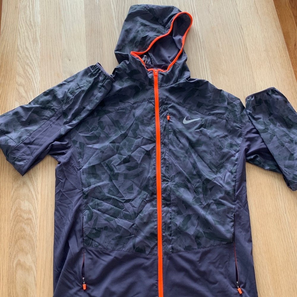 Men’s Medium Nike zip up hooded running jacket